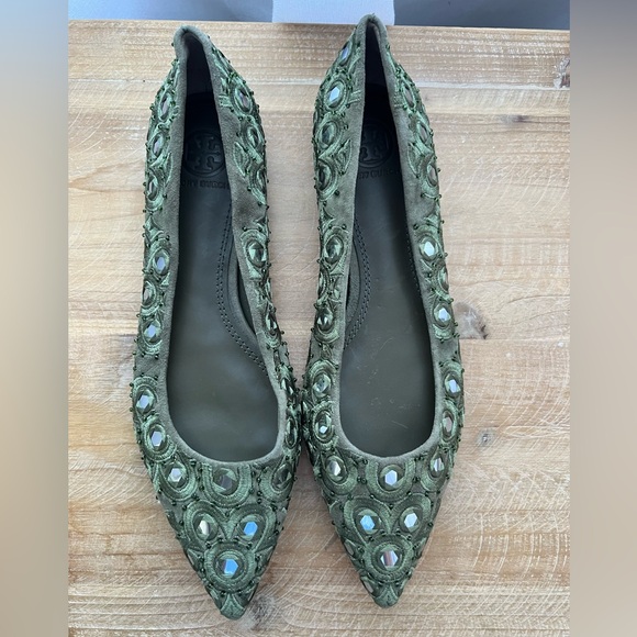 Tory Burch Shoes - Tory Burch Yasmin Ballet Flat in Olive/Multi Size 6.5